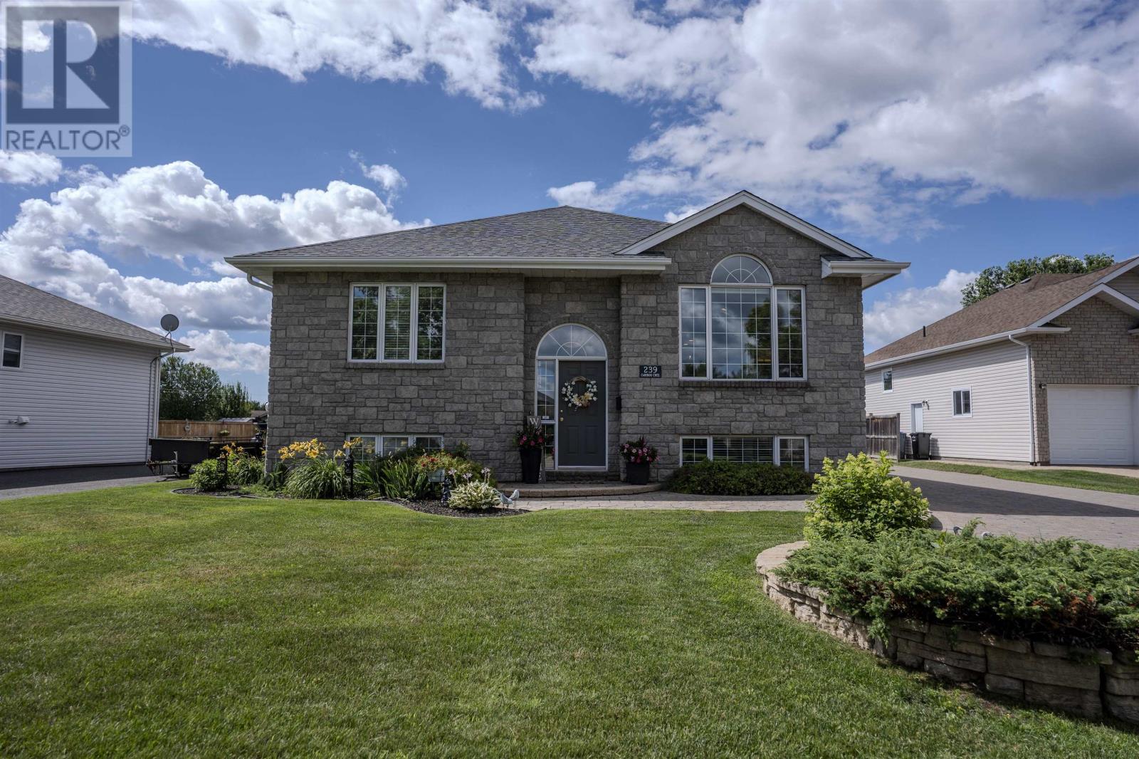 239-caribou-crescent-thunder-bay-ontario-tb2602256