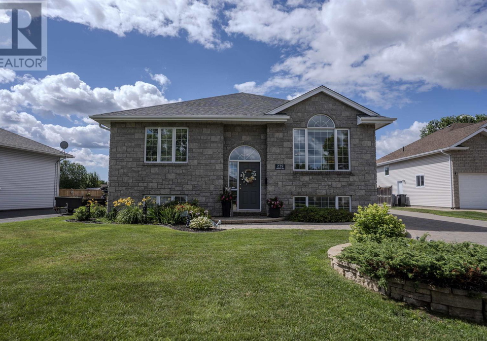239-caribou-crescent-thunder-bay-ontario-tb2602256