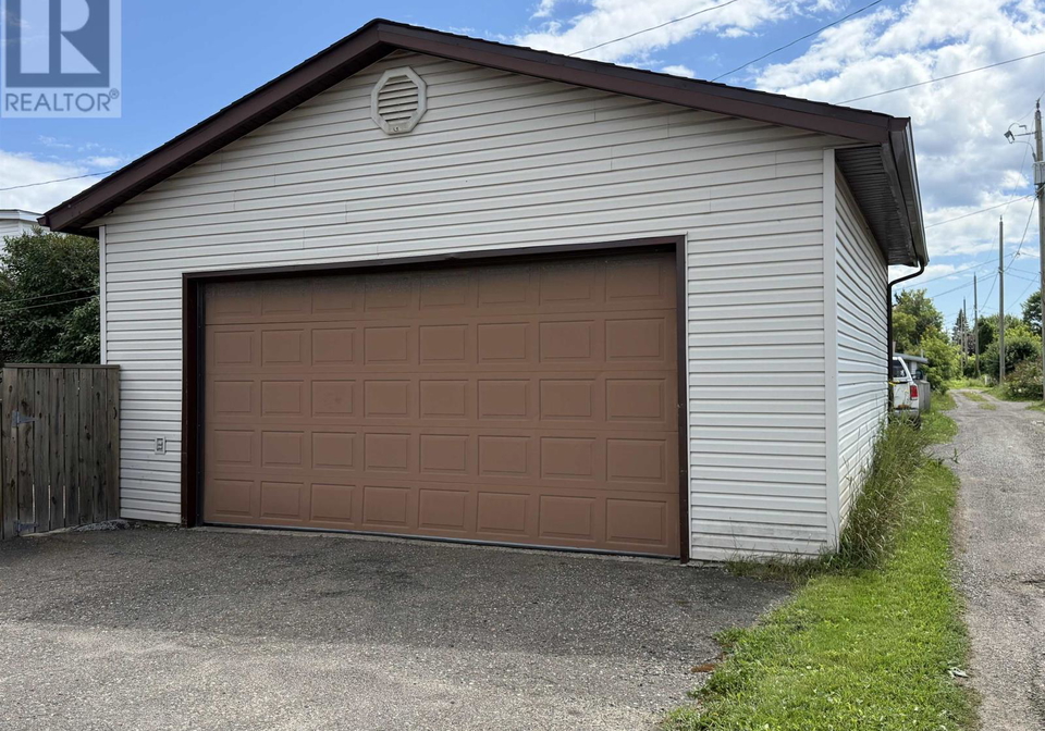 701-sprague-street-thunder-bay-ontario-tb2602257