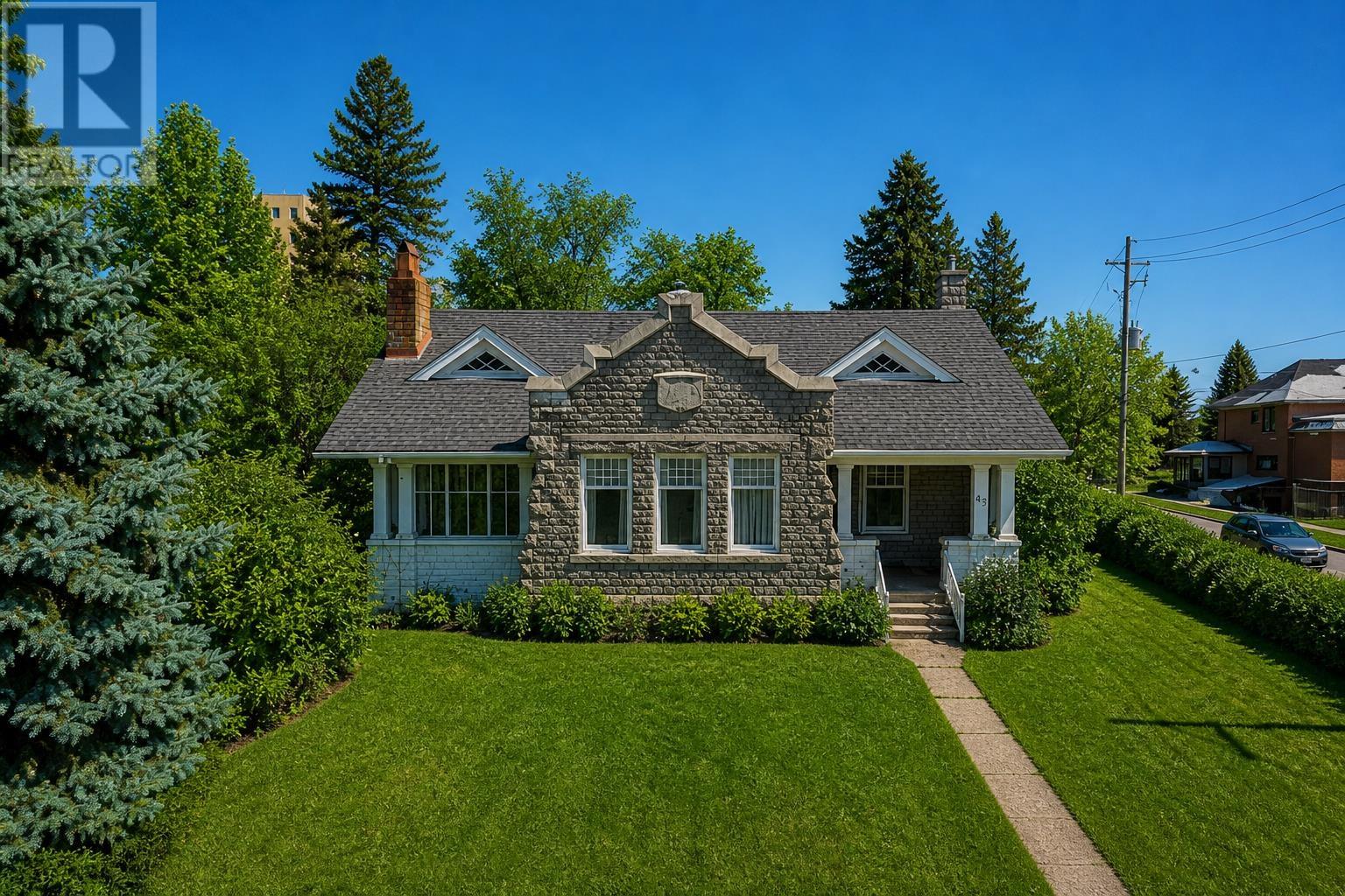 43-summit-avenue-thunder-bay-ontario-tb2602272