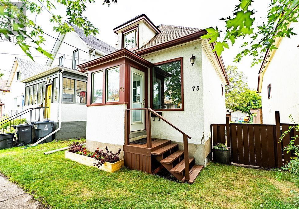 75st-thunder-bay-ontario-tb2602397