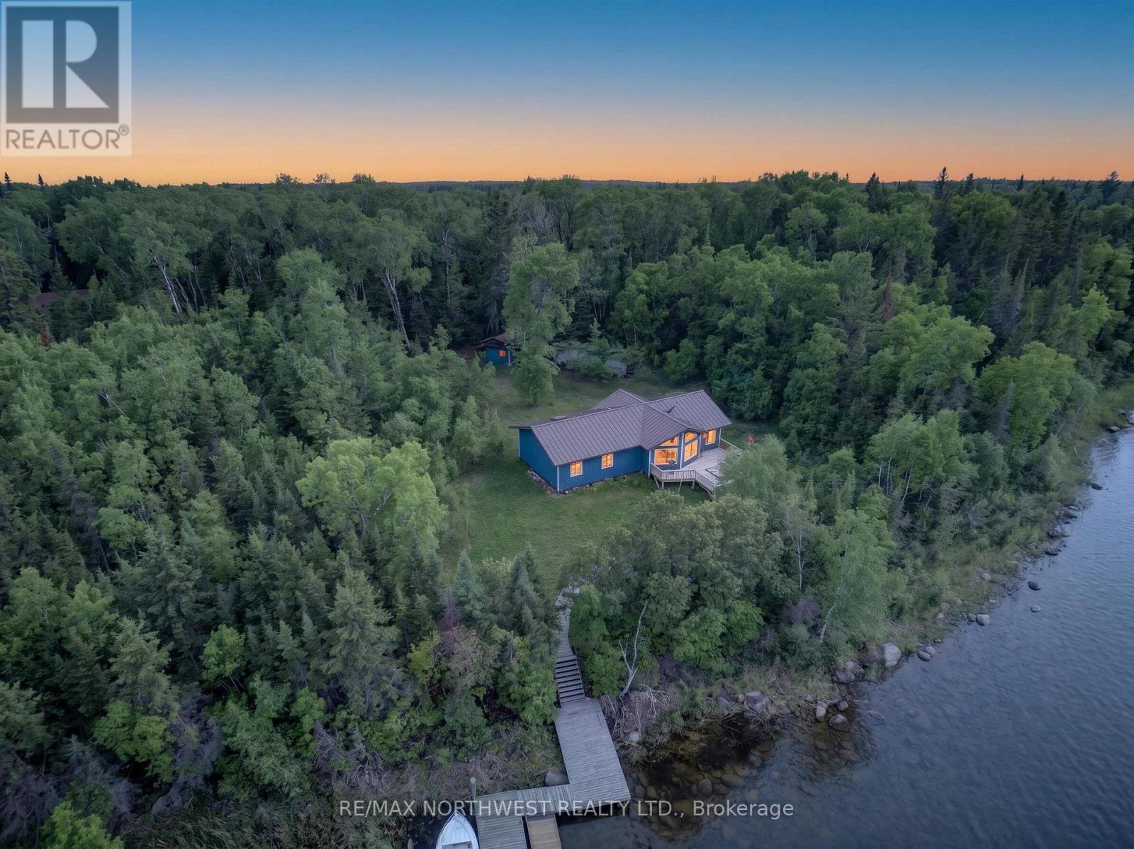2747-moore-bay-sioux-narrows-nestor-falls-tb-523-ontario-x13434034