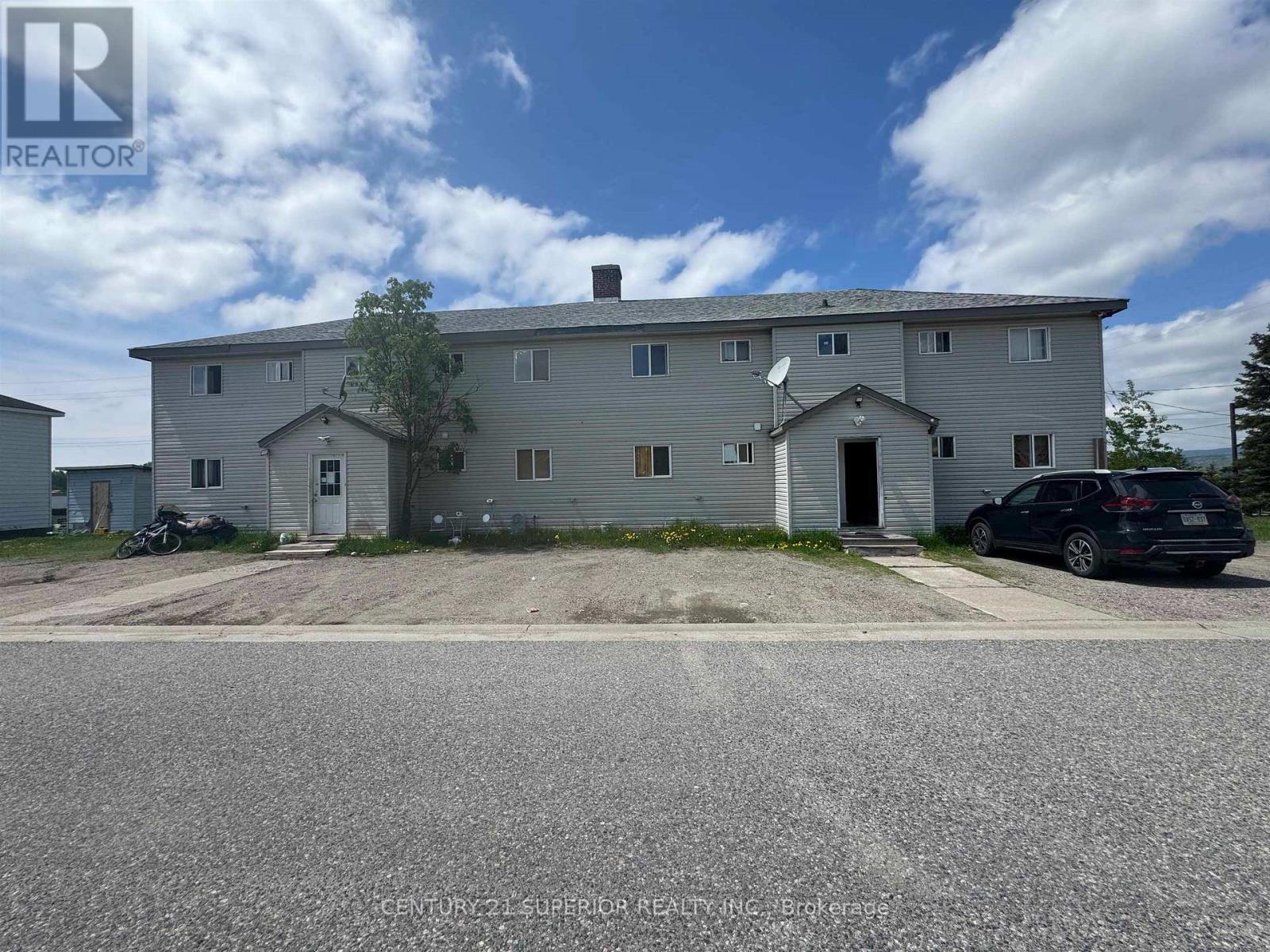 2-whitman-court-marathon-tb-74-ontario-x13445956