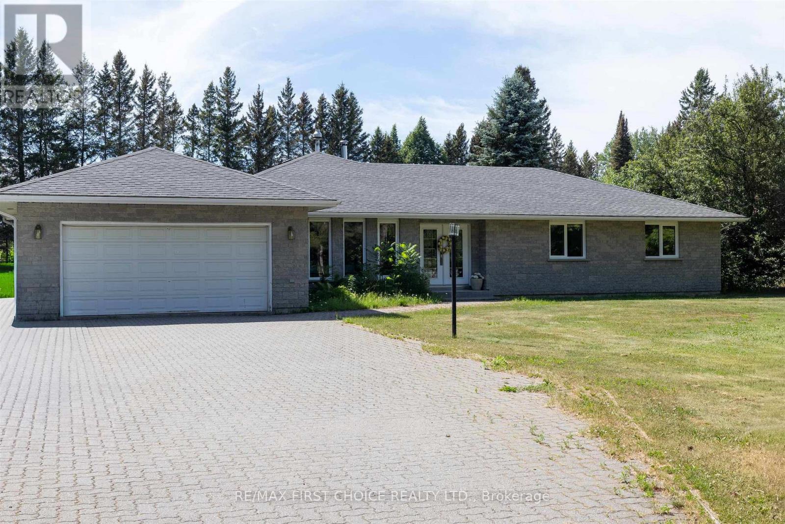 1155-victor-street-s-thunder-bay-rosslyn-road-ontario-x13614590