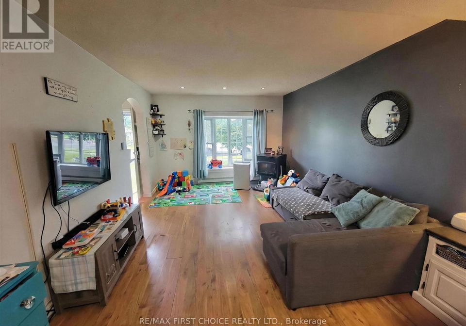 1032-third-street-e-fort-frances-tb-401-ontario-x13699536