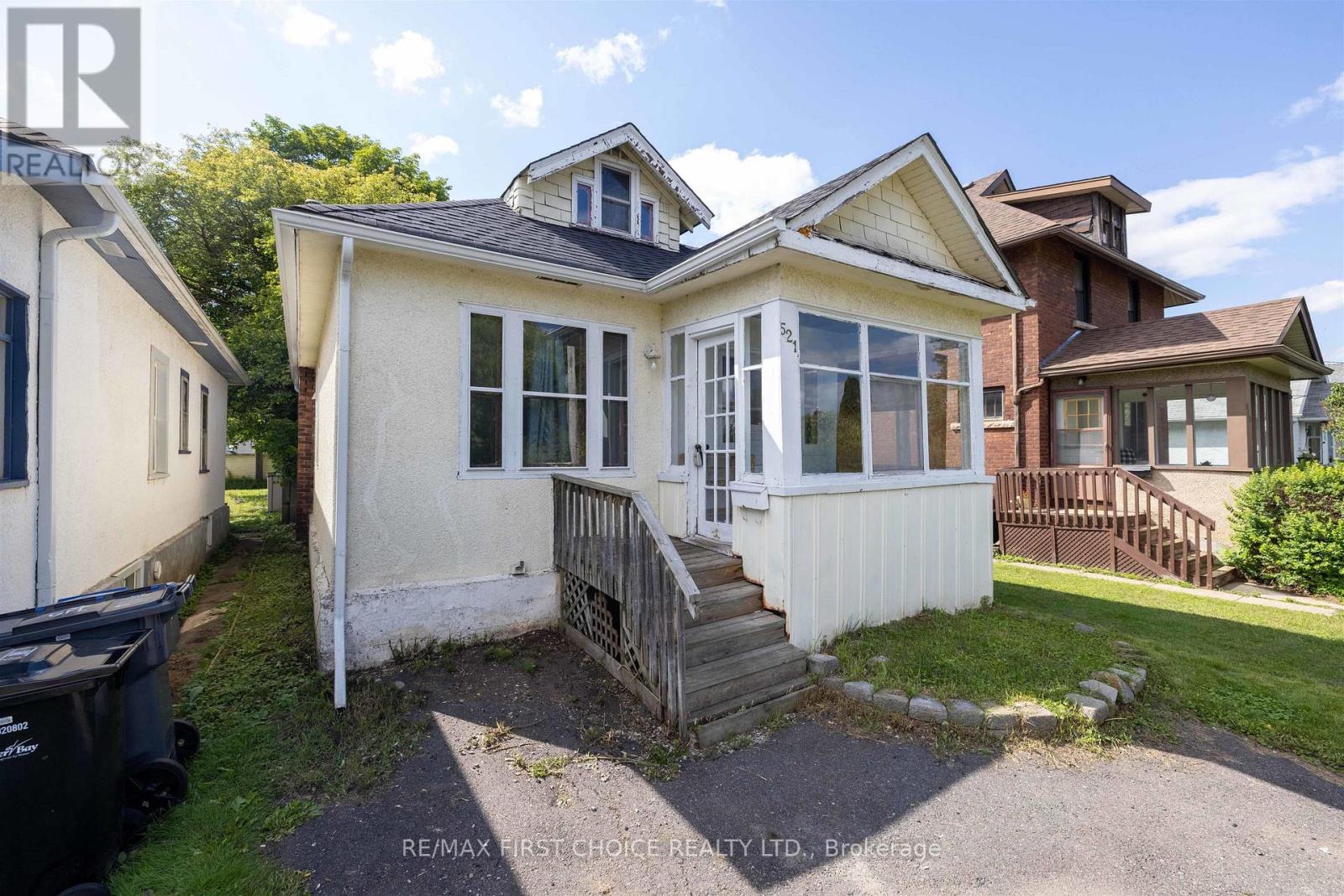 521-vickers-street-s-thunder-bay-hyde-park-ontario-x13701132