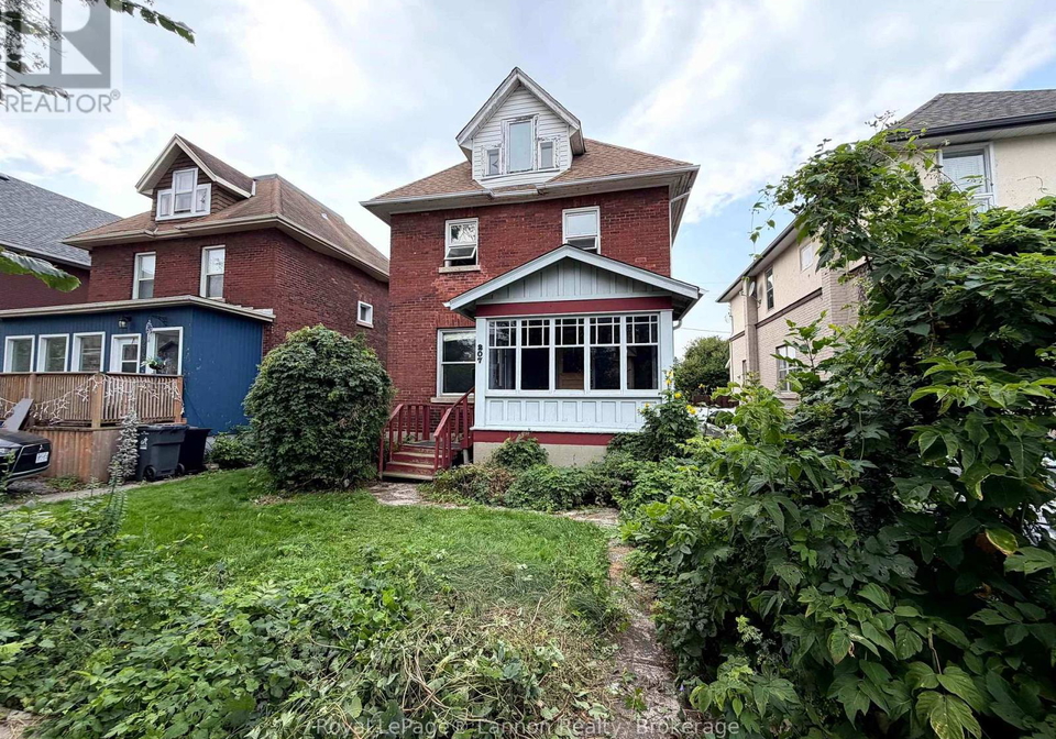 207-norah-street-s-thunder-bay-mckeller-park-ontario-x13705750