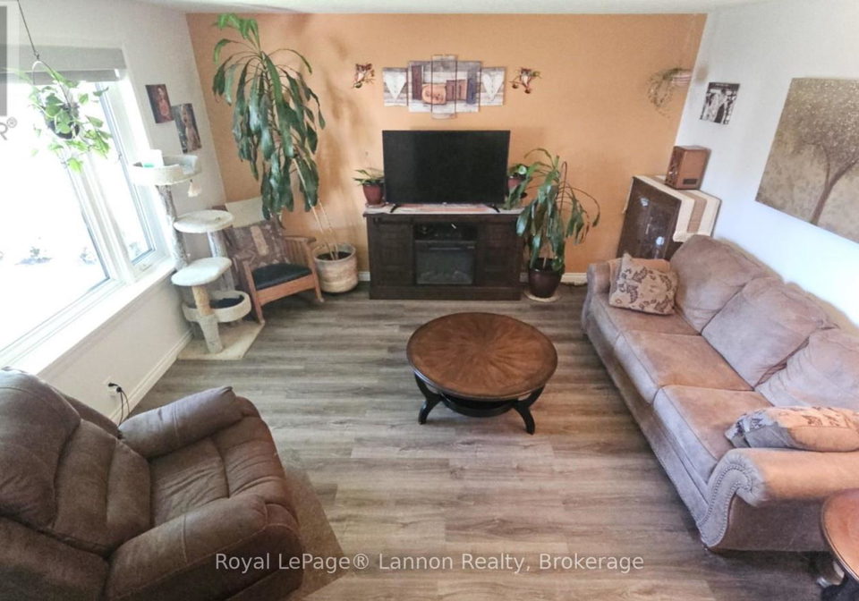 1820-hamilton-avenue-thunder-bay-hyde-park-ontario-x13707916