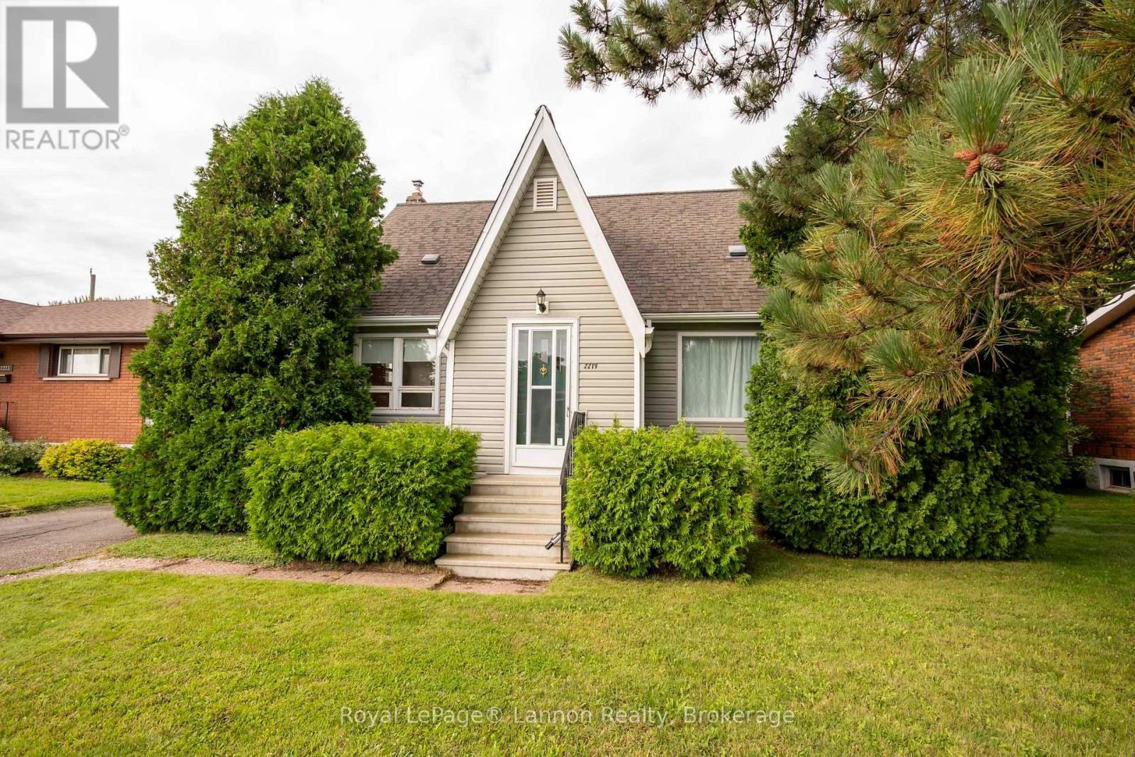 2219-arthur-street-e-thunder-bay-edgewater-park-ontario-x13718132