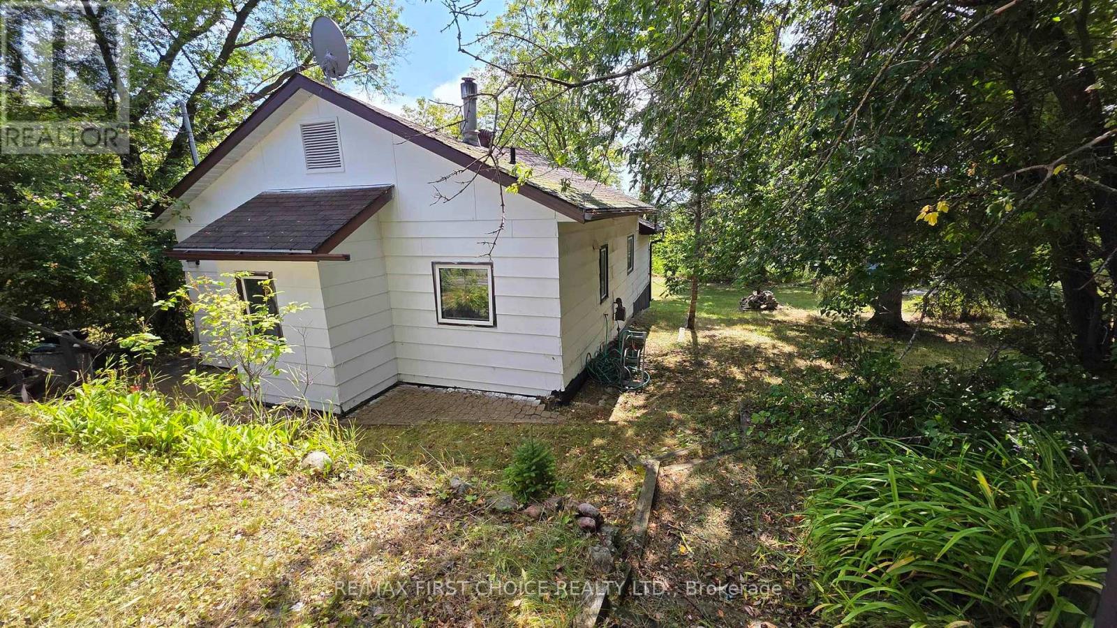 335-govt-road-kenora-keewatin-ontario-x13722844