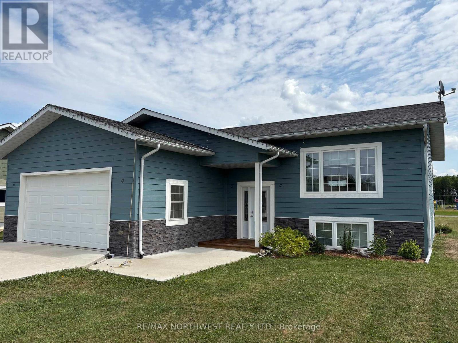 8-spruce-drive-emo-tb-402-ontario-x13726250