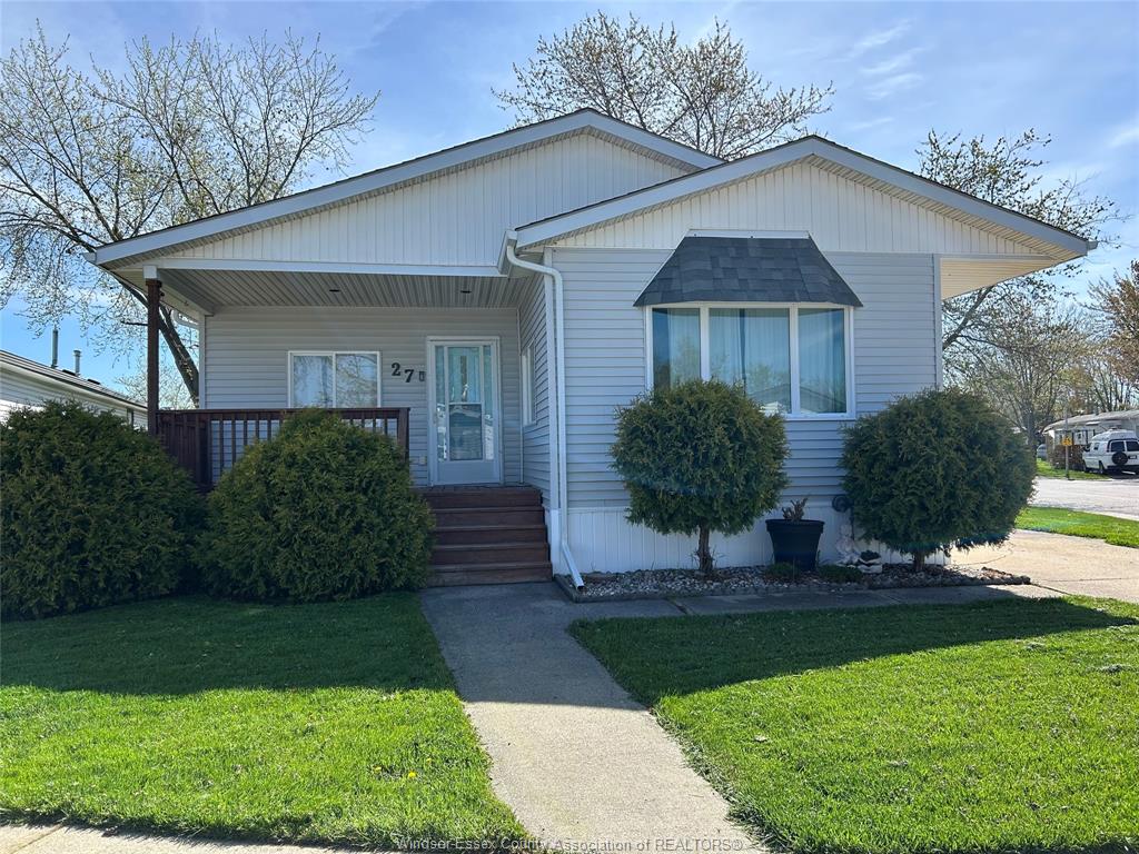 27-spruce-mcgregor-ontario-25010561