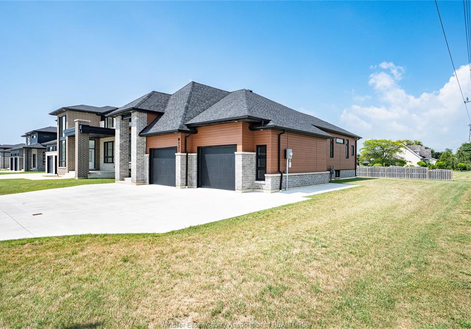 121-hazel-kingsville-ontario-25018189
