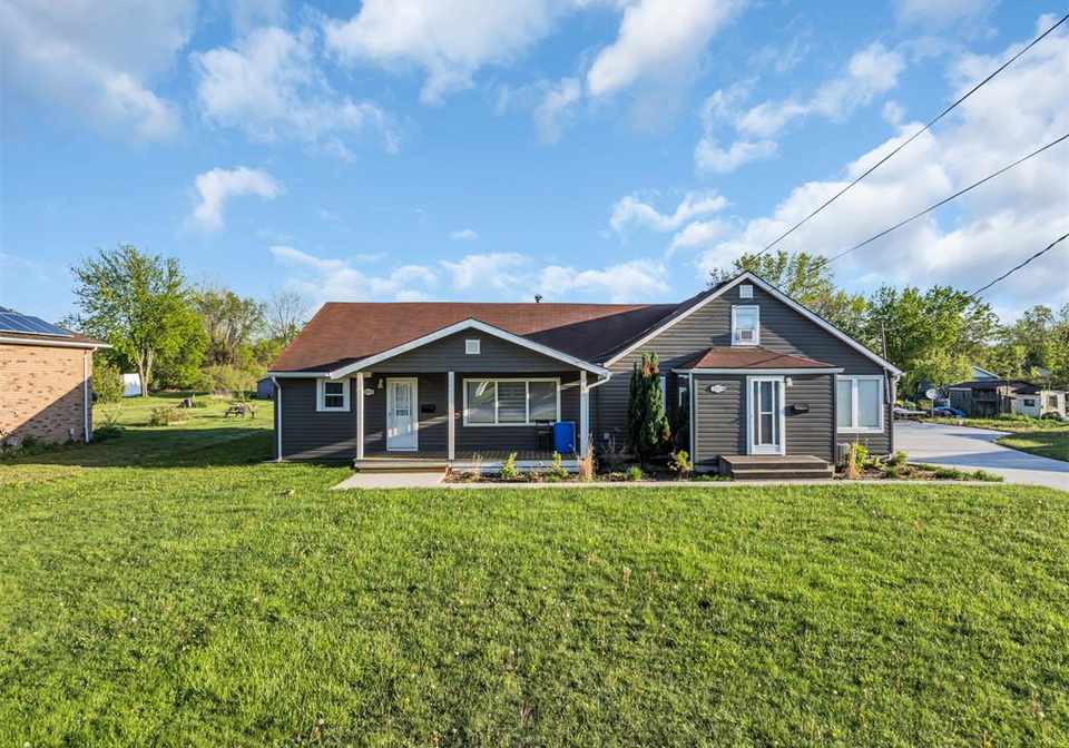 215-texas-amherstburg-ontario-25020236