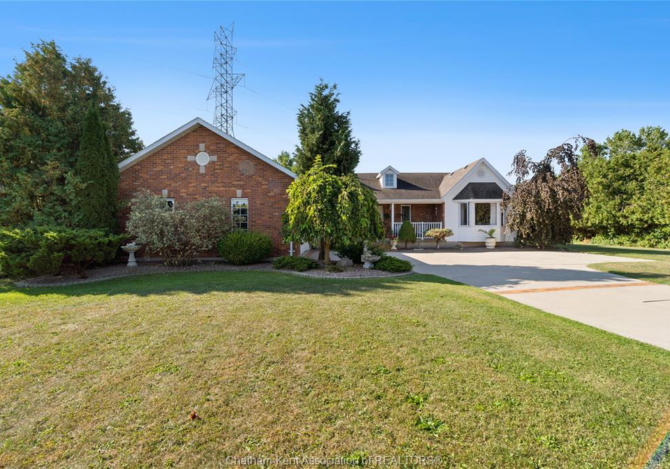 21640-pinehurst-crescent-chatham-kent-ontario-25023548
