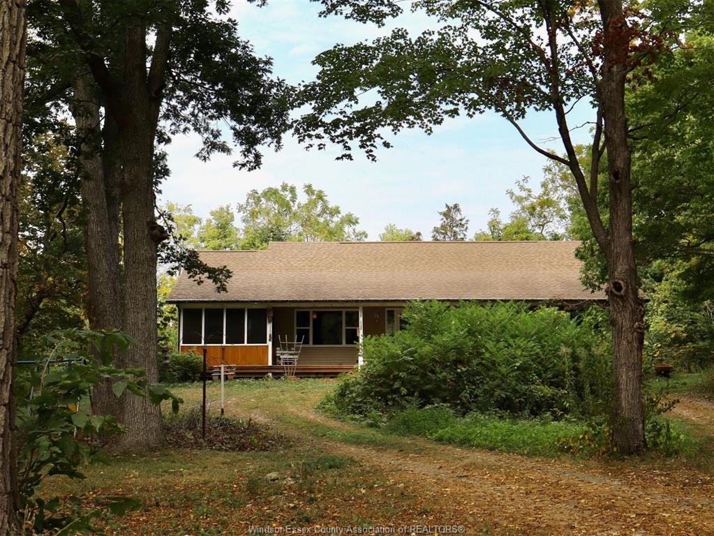 761-east-west-road-pelee-island-ontario-25024008
