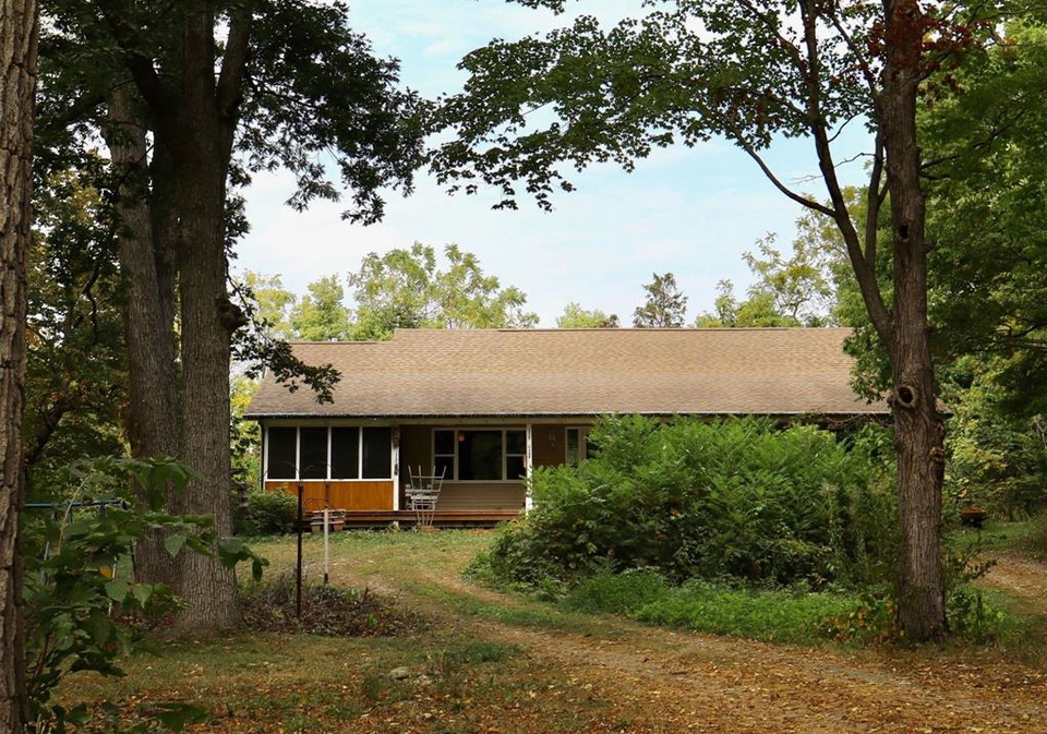 761-east-west-road-pelee-island-ontario-25024008