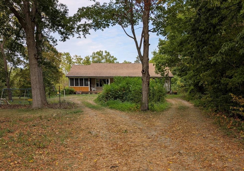 761-east-west-road-pelee-island-ontario-25024008