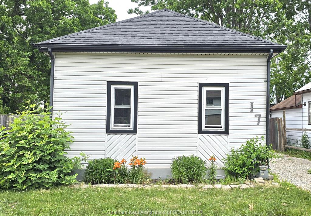 17-taylor-avenue-chatham-ontario-25025261