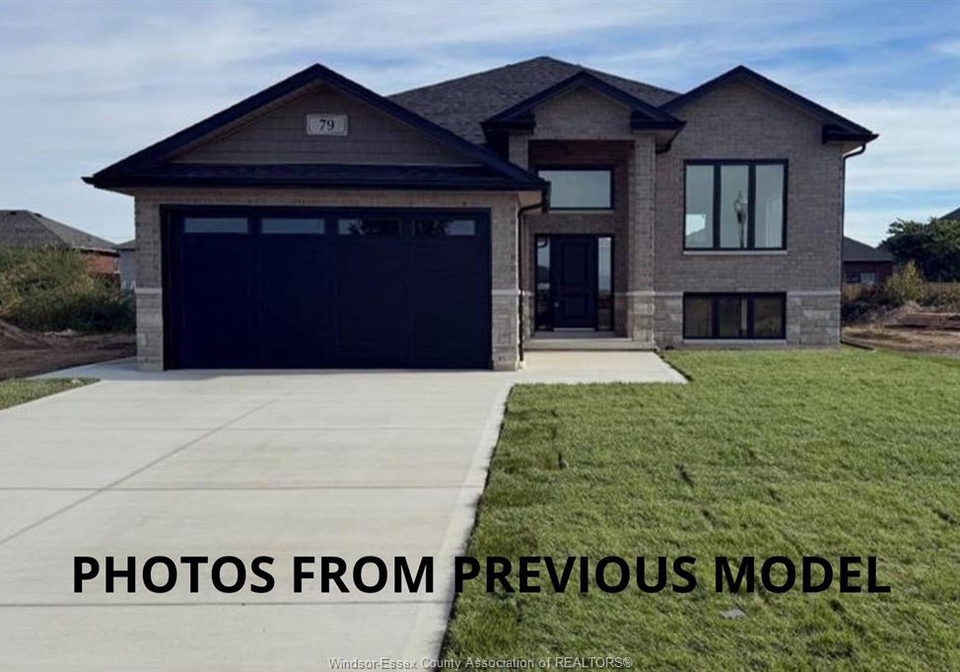 75-fenceline-chatham-ontario-25027074