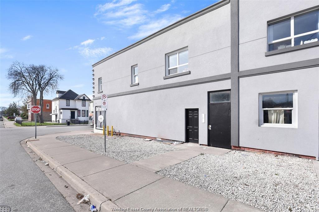 1188-wyandotte-street-east-windsor-ontario-25027271