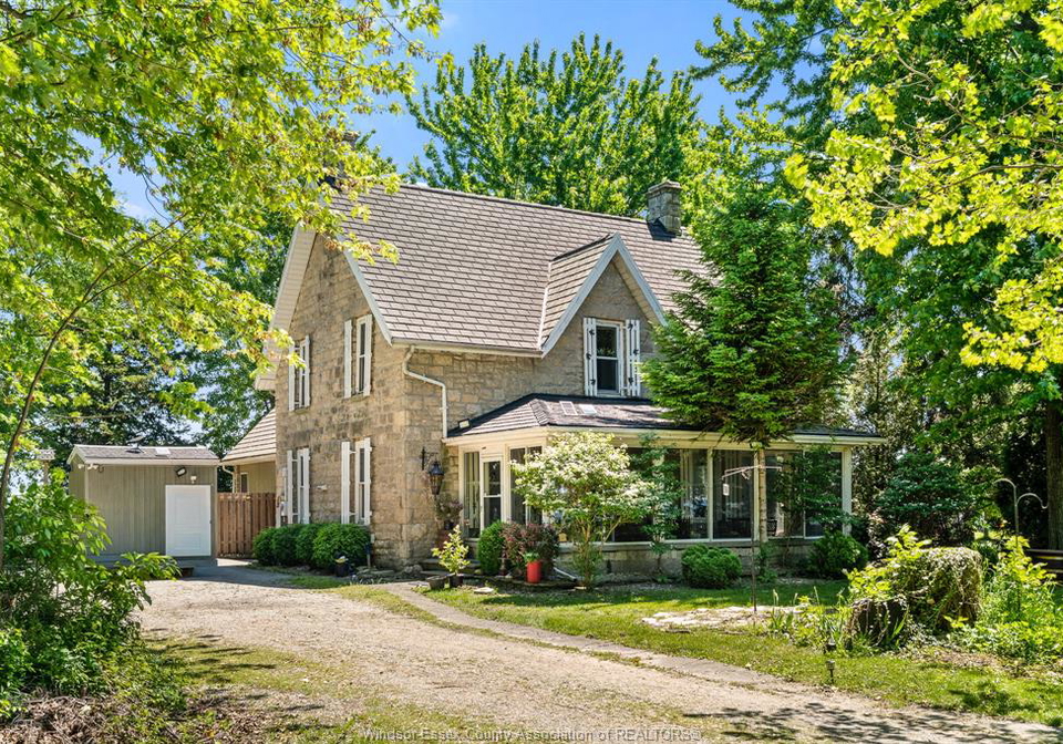 933-west-shore-road-pelee-island-ontario-25028332