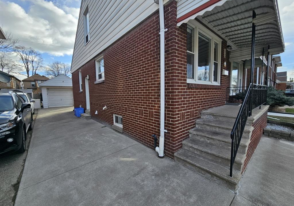 336-partington-avenue-windsor-ontario-25028575