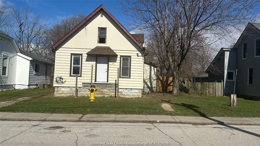 135-edgar-street-chatham-ontario-25028593