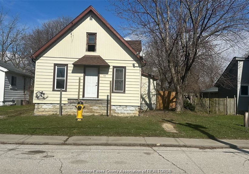 135-edgar-street-chatham-ontario-25028593