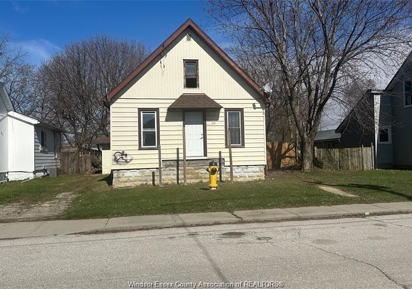 135-edgar-street-chatham-ontario-25028593