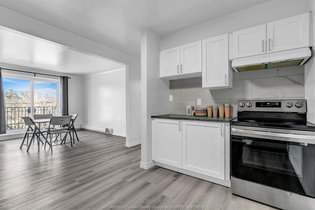 2136-wyandotte-street-west-windsor-ontario-25029459