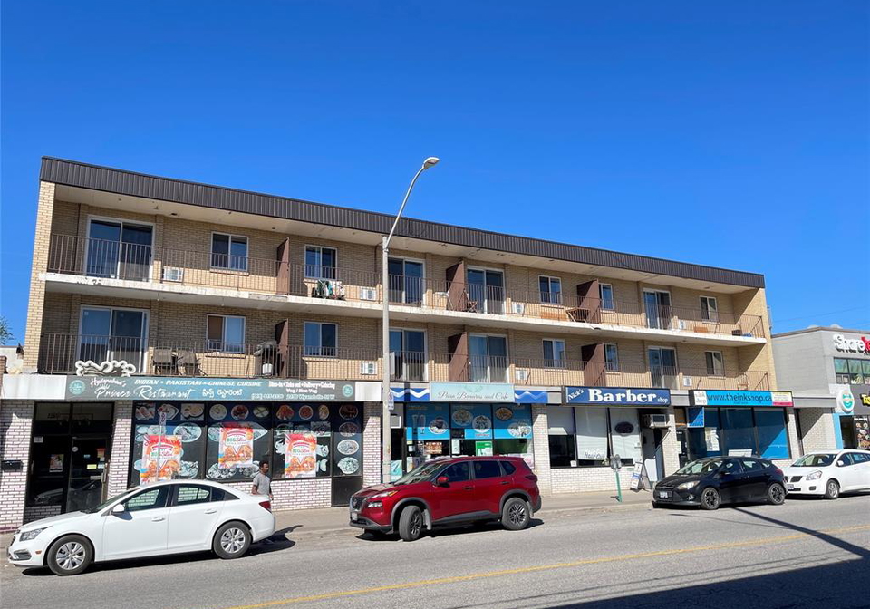 2136-wyandotte-street-west-windsor-ontario-25029459