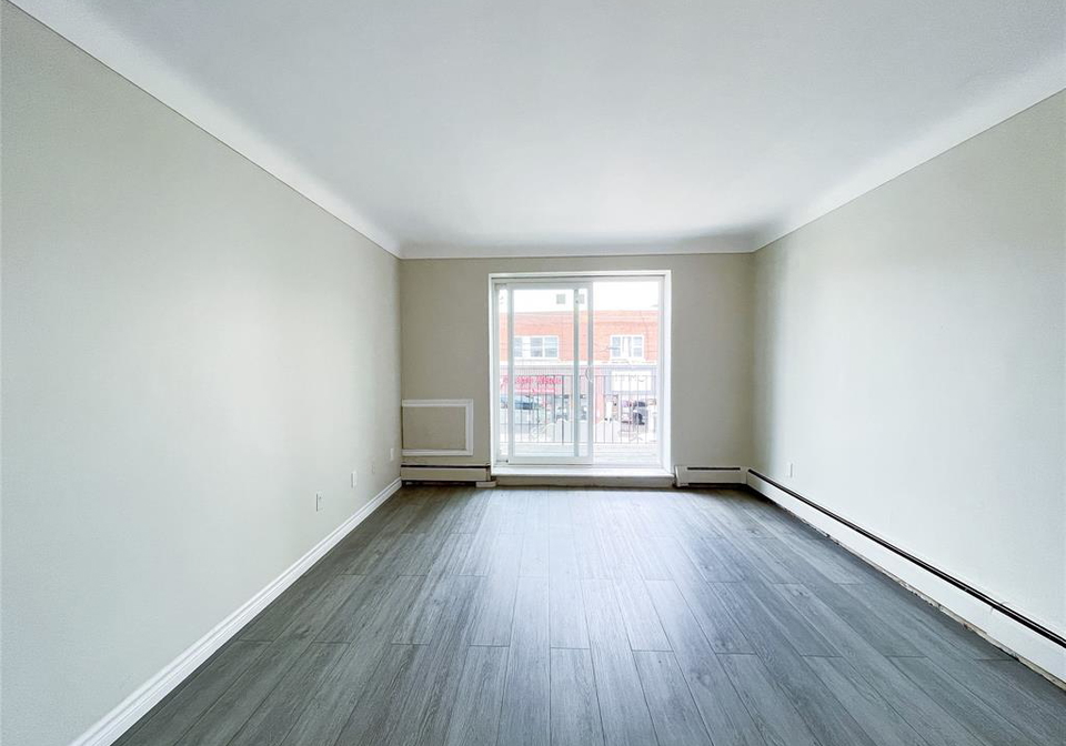 2136-wyandotte-street-west-windsor-ontario-25029461