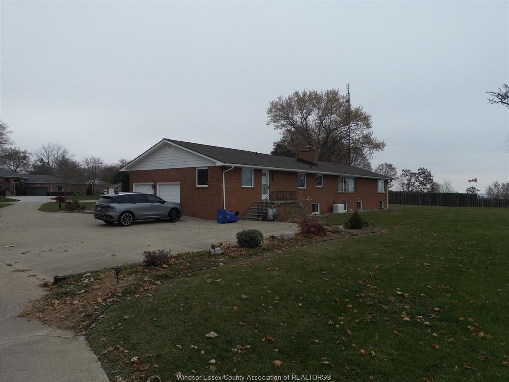 1239-oxford-avenue-kingsville-ontario-25030655