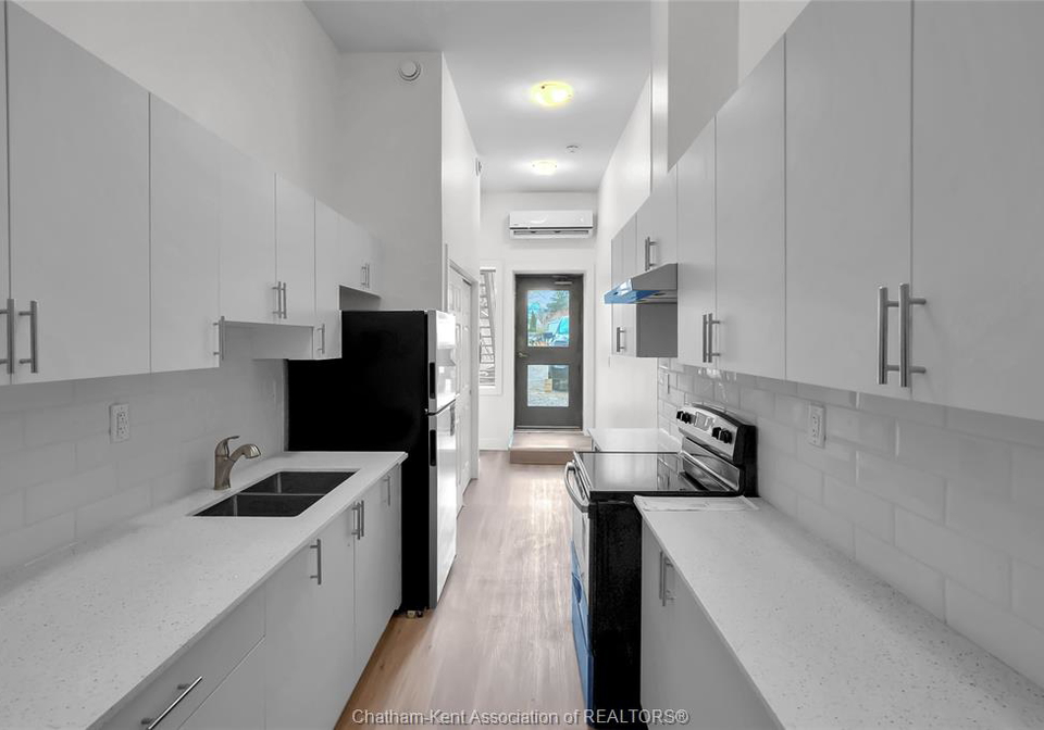 131-main-street-dresden-ontario-25030950