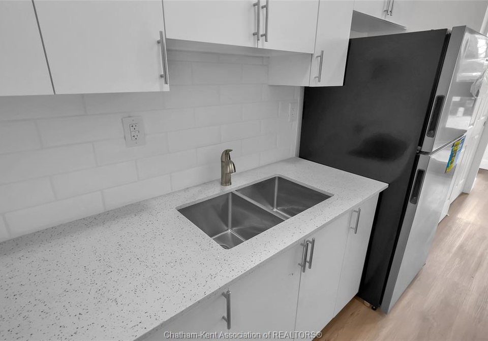 131-main-street-dresden-ontario-25030950