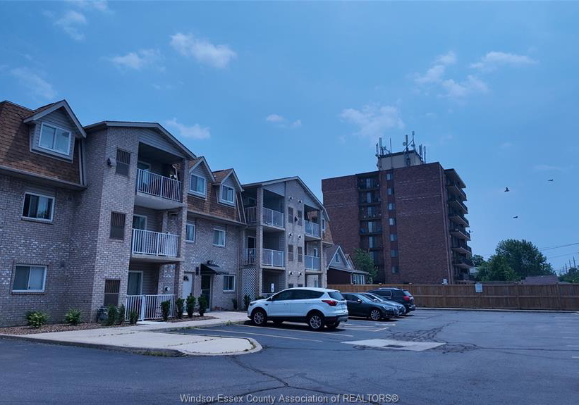 1323-langlois-avenue-windsor-ontario-26000057
