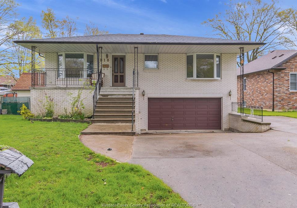 3818-woodward-windsor-ontario-26000380