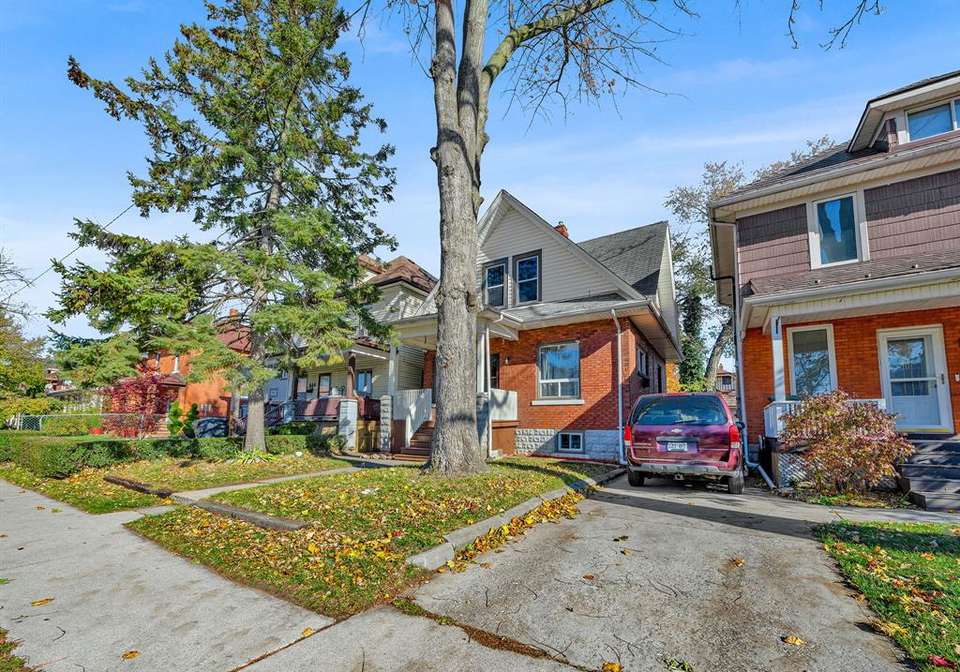 894-dougall-windsor-ontario-26000437