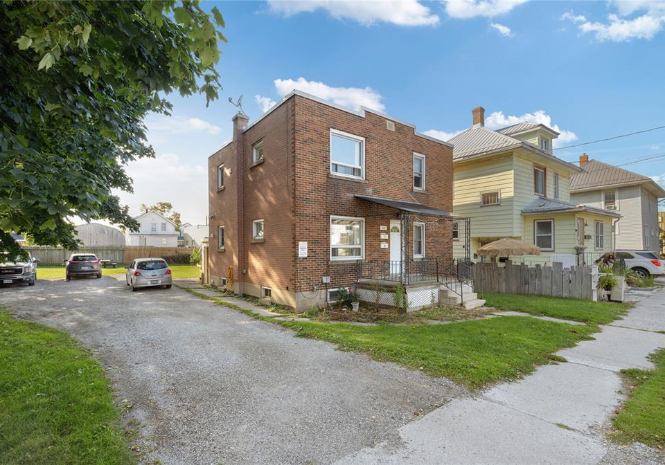 115-brock-street-north-sarnia-ontario-26000696