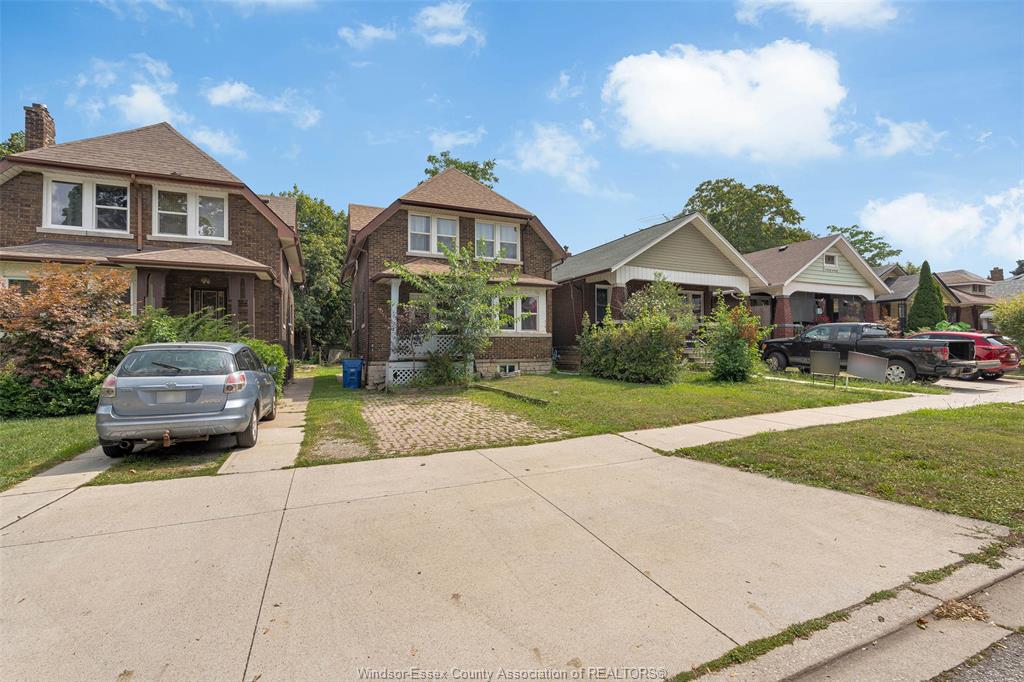 466-rankin-windsor-ontario-26000811
