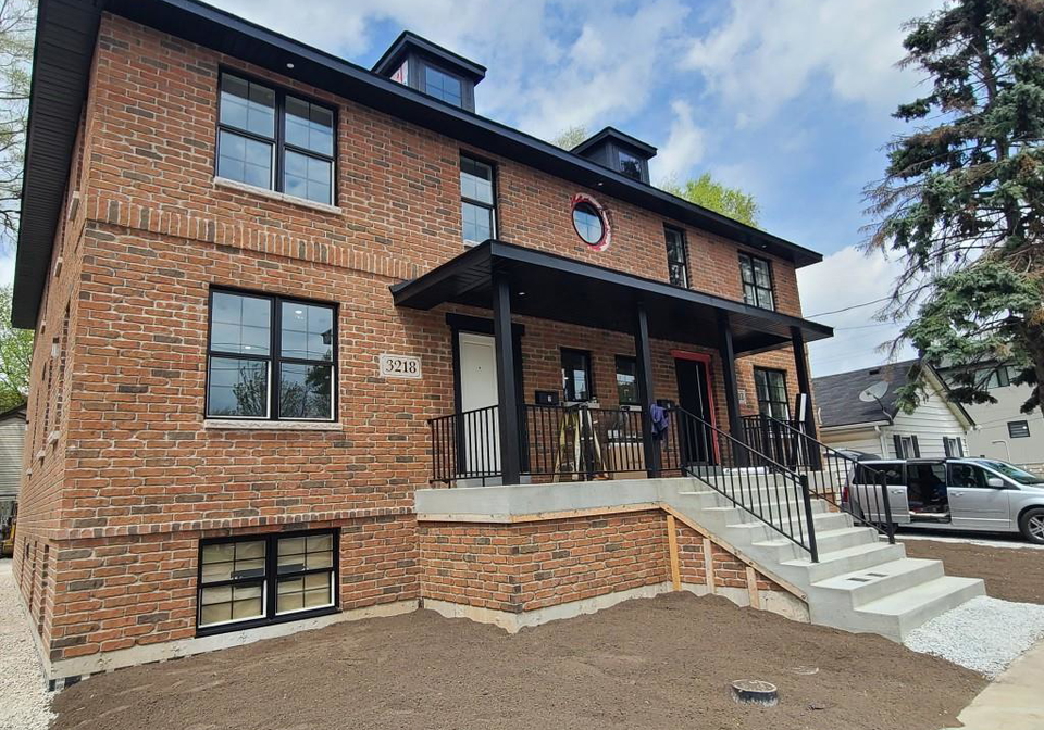 3218-baby-windsor-ontario-26001125