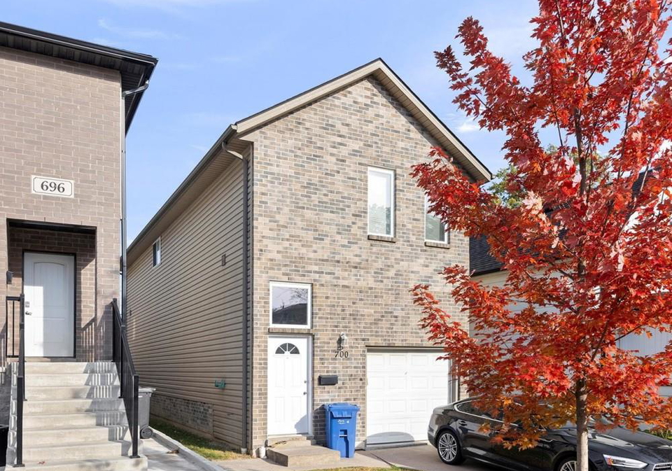 700-bridge-avenue-windsor-ontario-26001131