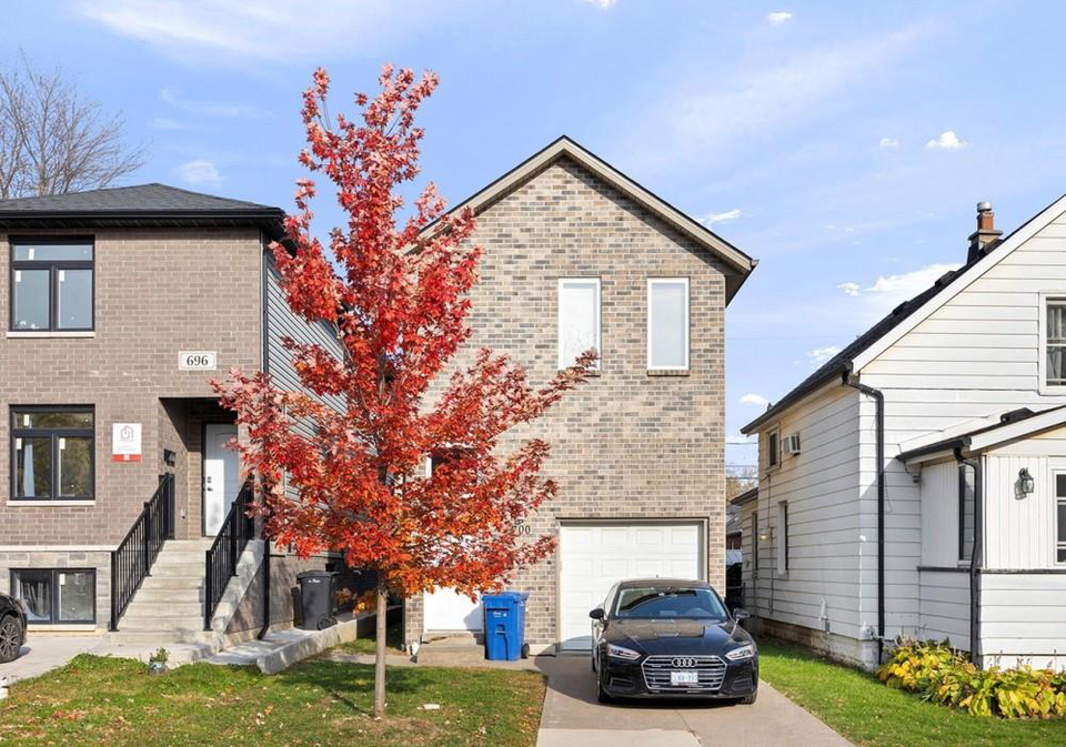 700-bridge-avenue-windsor-ontario-26001132