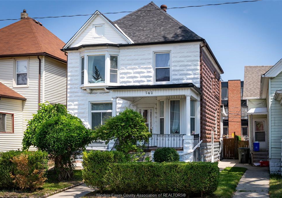 562-dougall-windsor-ontario-26001264