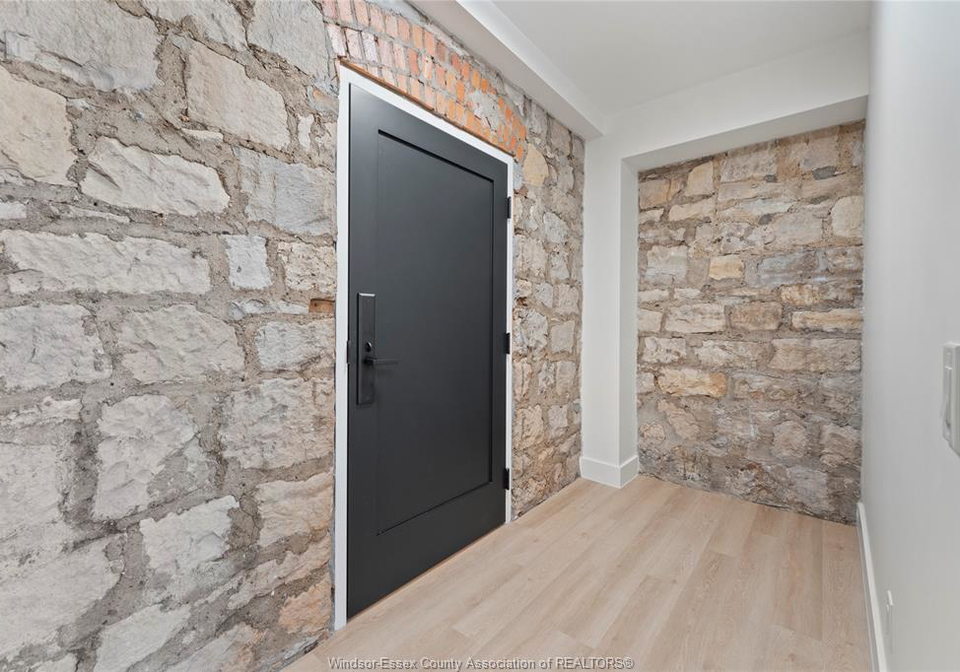 247-brock-street-amherstburg-ontario-26001293