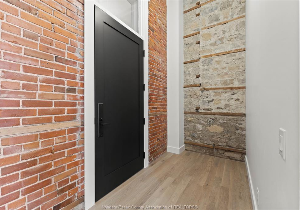247-brock-street-amherstburg-ontario-26001304