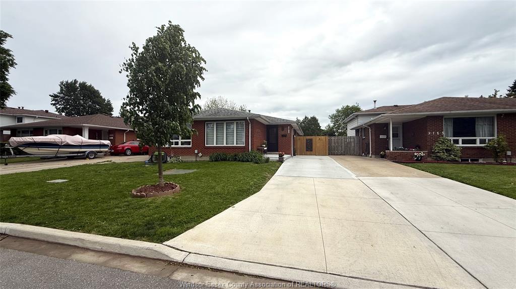 9793-lynngrove-crescent-windsor-ontario-26001311