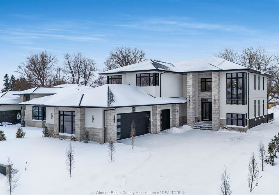 200-grandview-avenue-kingsville-ontario-26001756