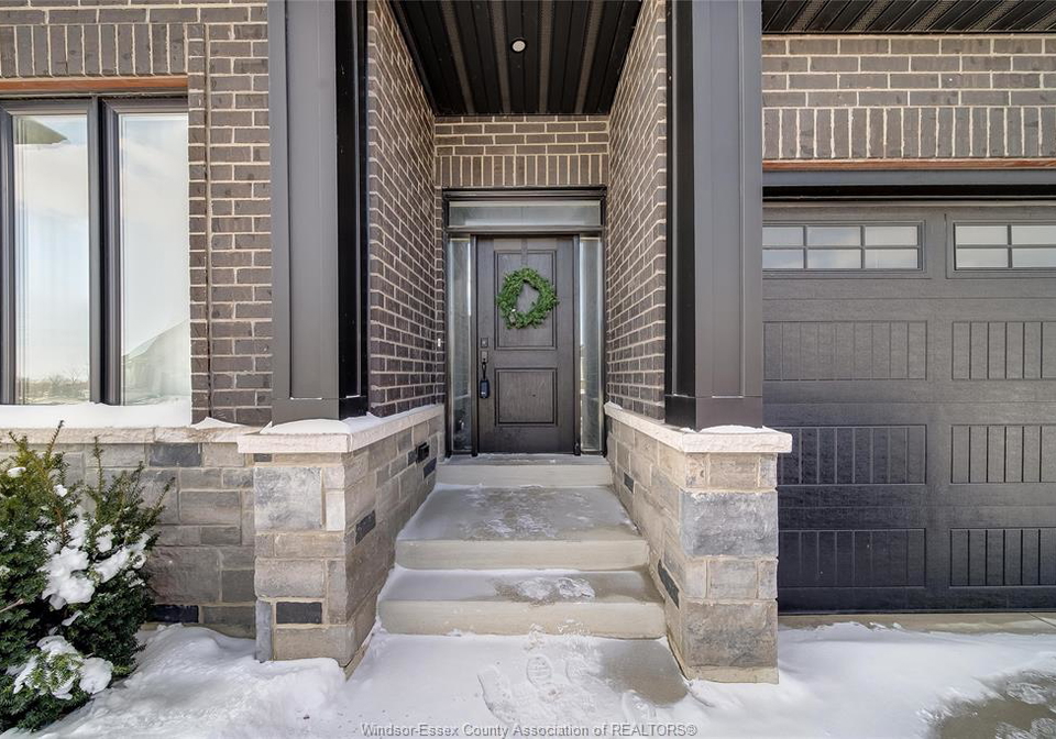 410-caserta-crescent-lakeshore-ontario-26001837